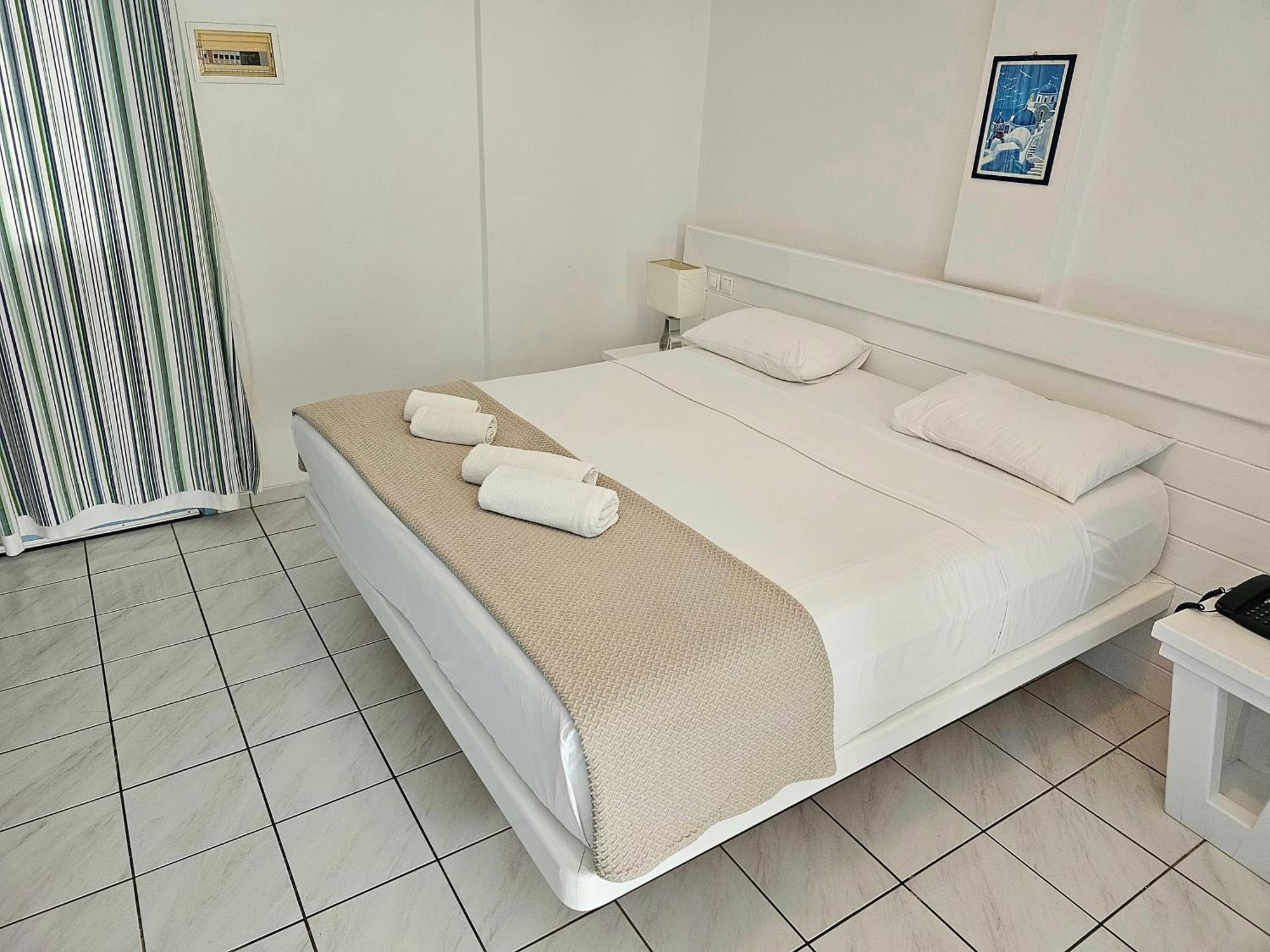 Meltemi Village Hotel Perissa  Eksteriør billede